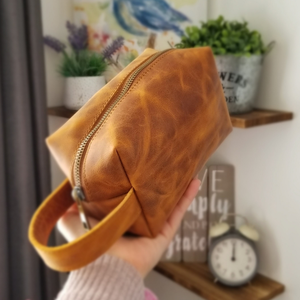 Med • Premium Leather Dopp Kit Makeup Bag Brown - Picture 8 of 8